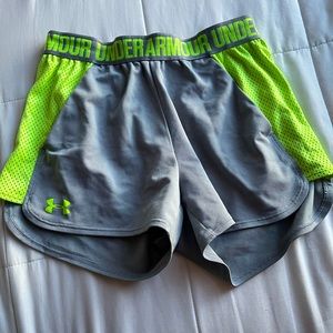 WOMENS UNDERARMOUR shorts